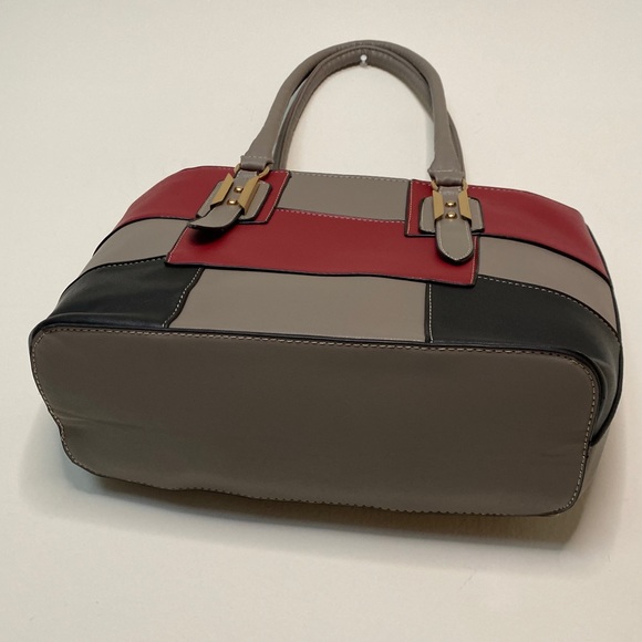 Beautiful Purse color Grey clay - Red - Black - Roomy Bag with Shoulder Strap - Picture 2 of 10